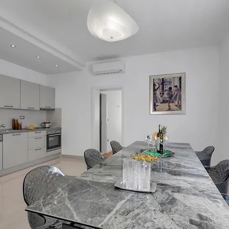 Vranjes Apartament *