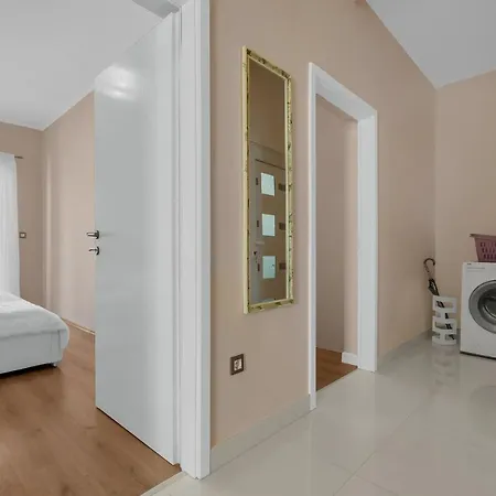 Apartment Vranjes *