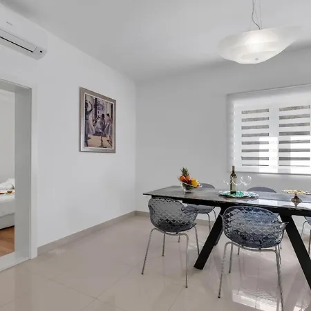 Vranjes Apartament *