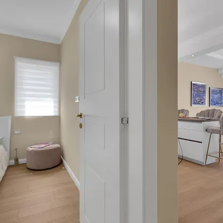 Apartament Vranjes *