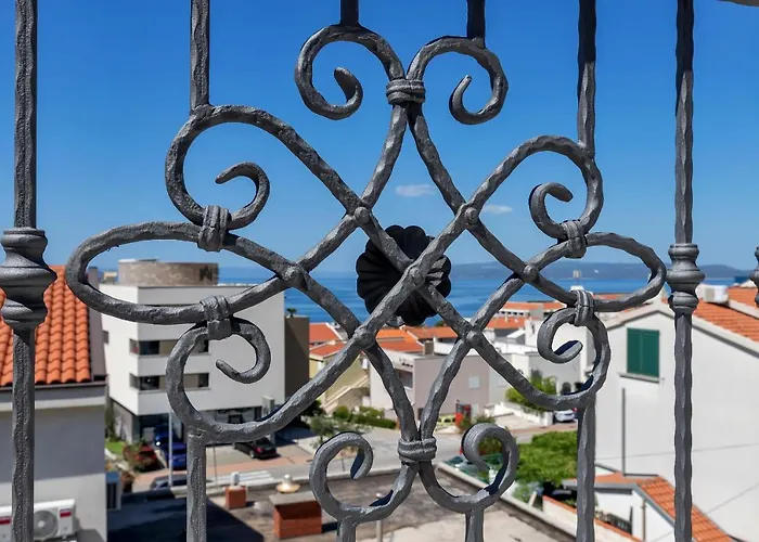 Vranjes * Μακάρσκα